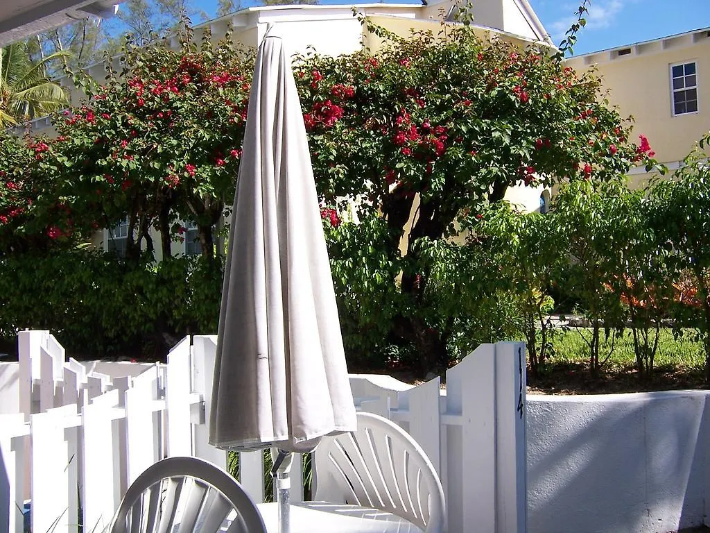 **** Resort Sunrise Beach Club And Villas - Paradise Island Bahamas